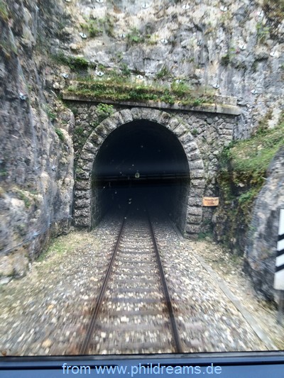 tunneleinfahrt